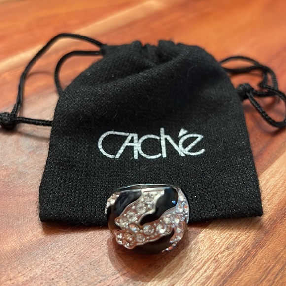 CACHE BLACK AND SILVER RHINESTONE DOME RING - Picture 2 of 14